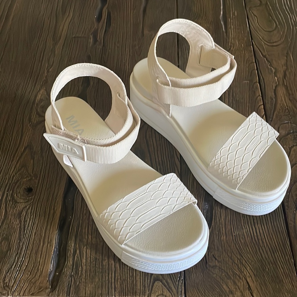 MIA platform sandals